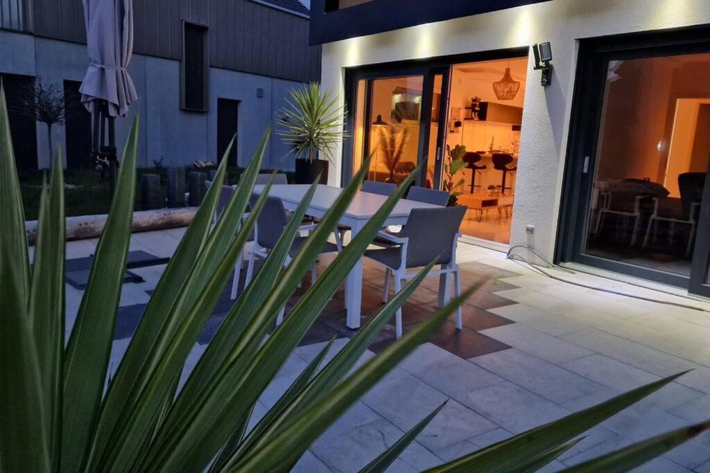 Suite Prestige Logement Neuf Avec Spa Et Ecran De Cinema En Rez De Jardin Colmar Exteriör bild