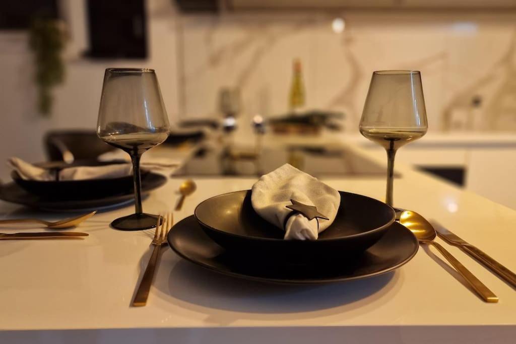 Suite Prestige Logement Neuf Avec Spa Et Ecran De Cinema En Rez De Jardin Colmar Exteriör bild